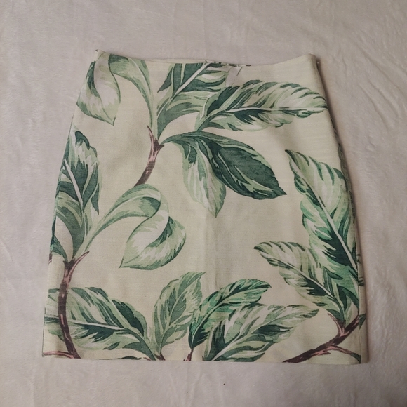 NWOT Ann Taylor leaf print skirt - Picture 3 of 3